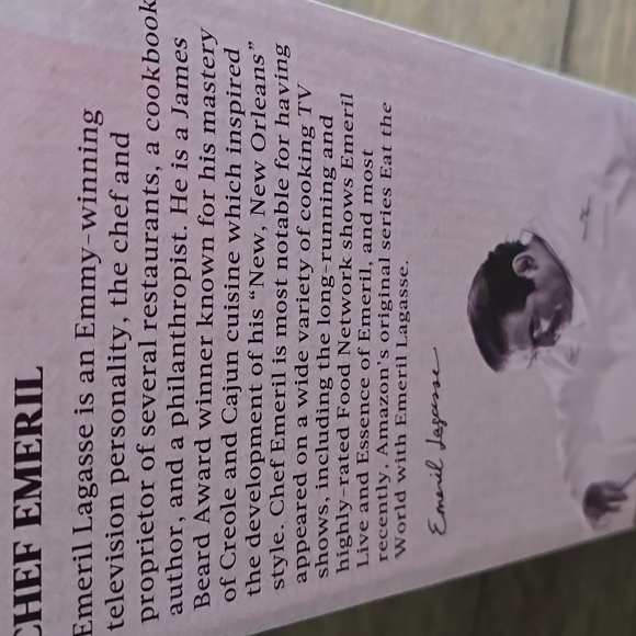 Going Away Soon...NIB Emeril Lagasse 4 pc round casserole dish with lid - Picture 2 of 4